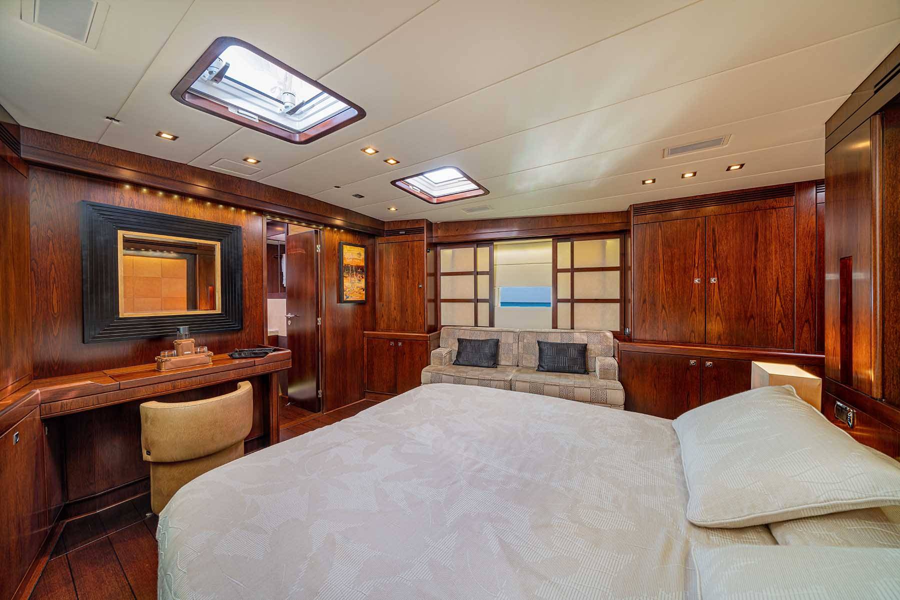SY Farandwide luxury guests cabins