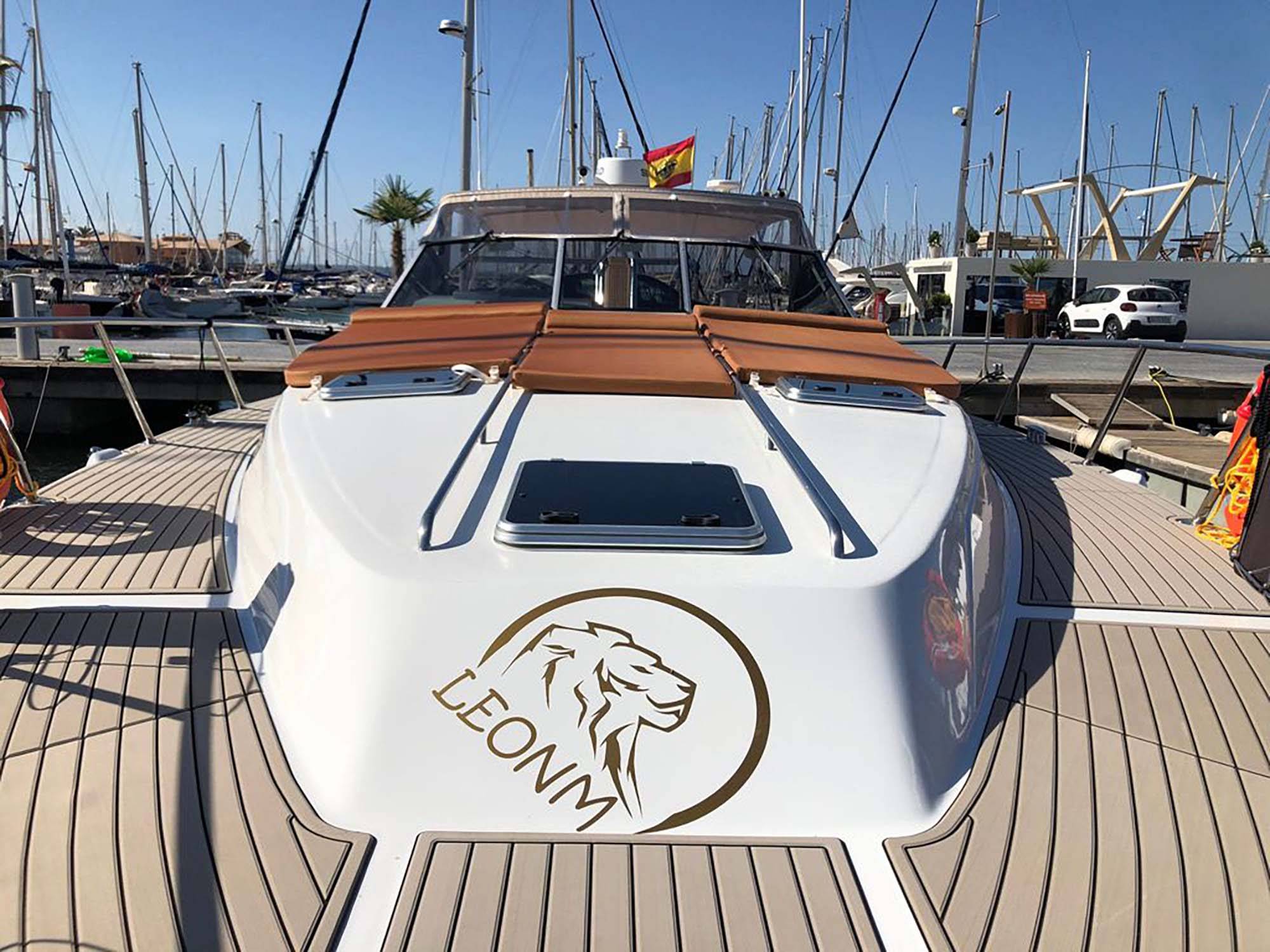 MY Leonm. Sea Ray 15m