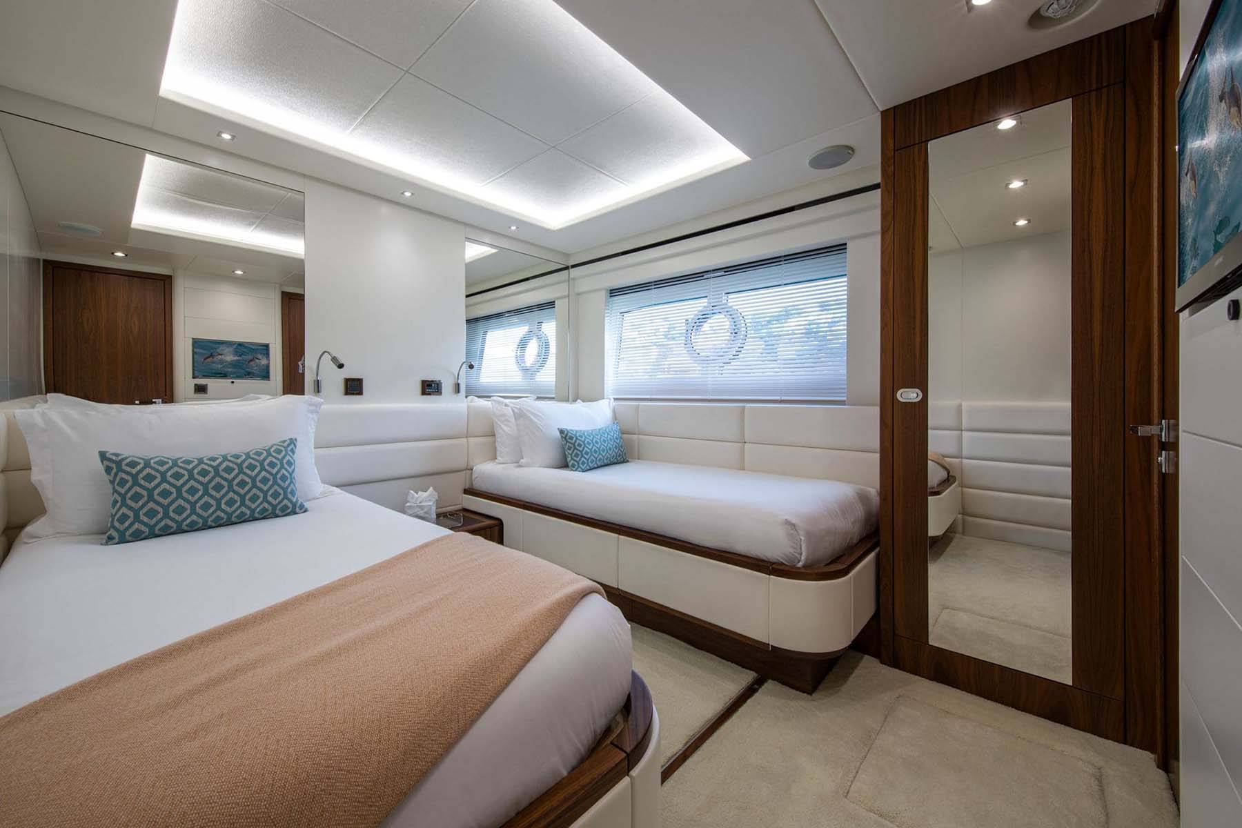 Motor Yacht Rush X  twin cabin convertible to double