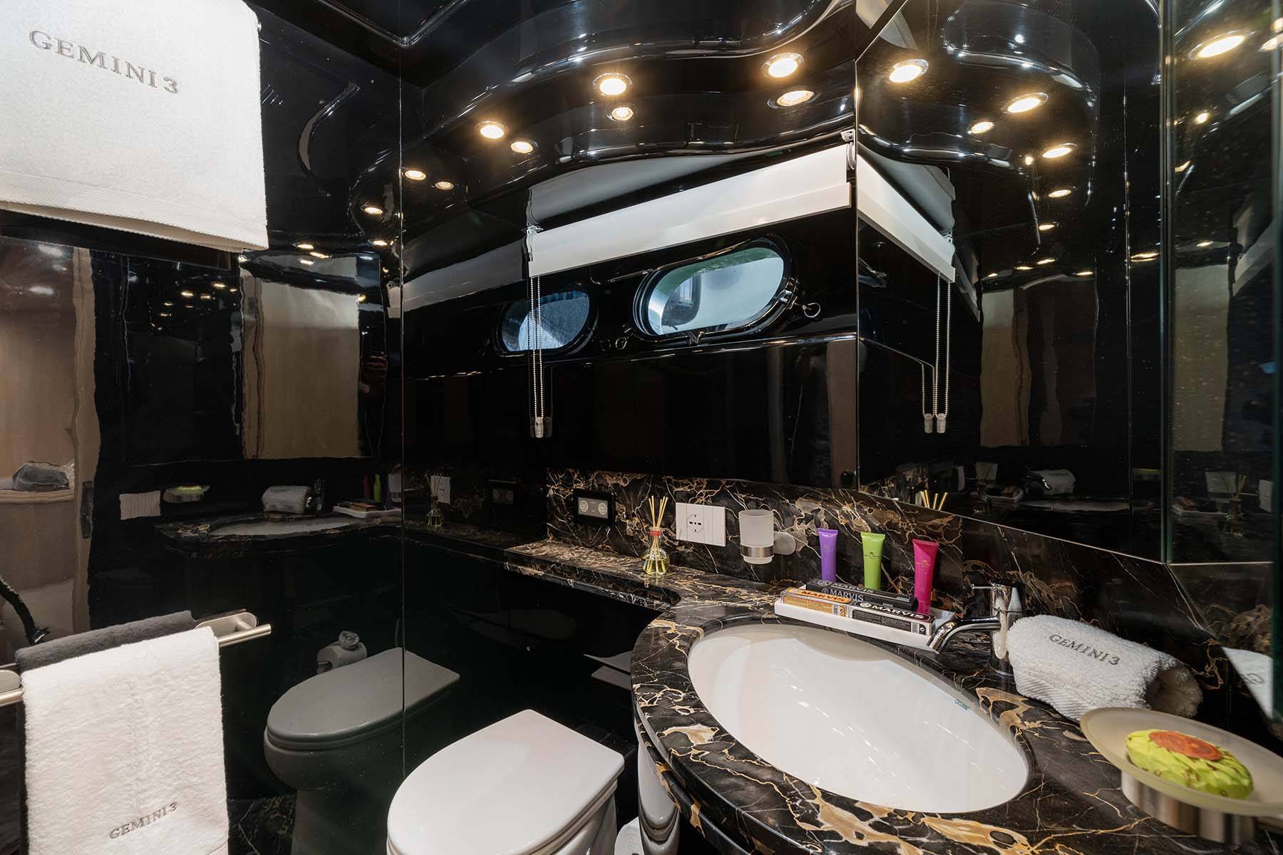 en suite bathrooms on MY Gemini 3