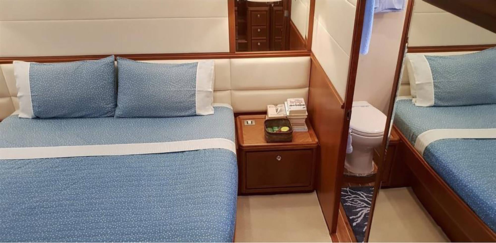 Bertram 670 VIP cabin