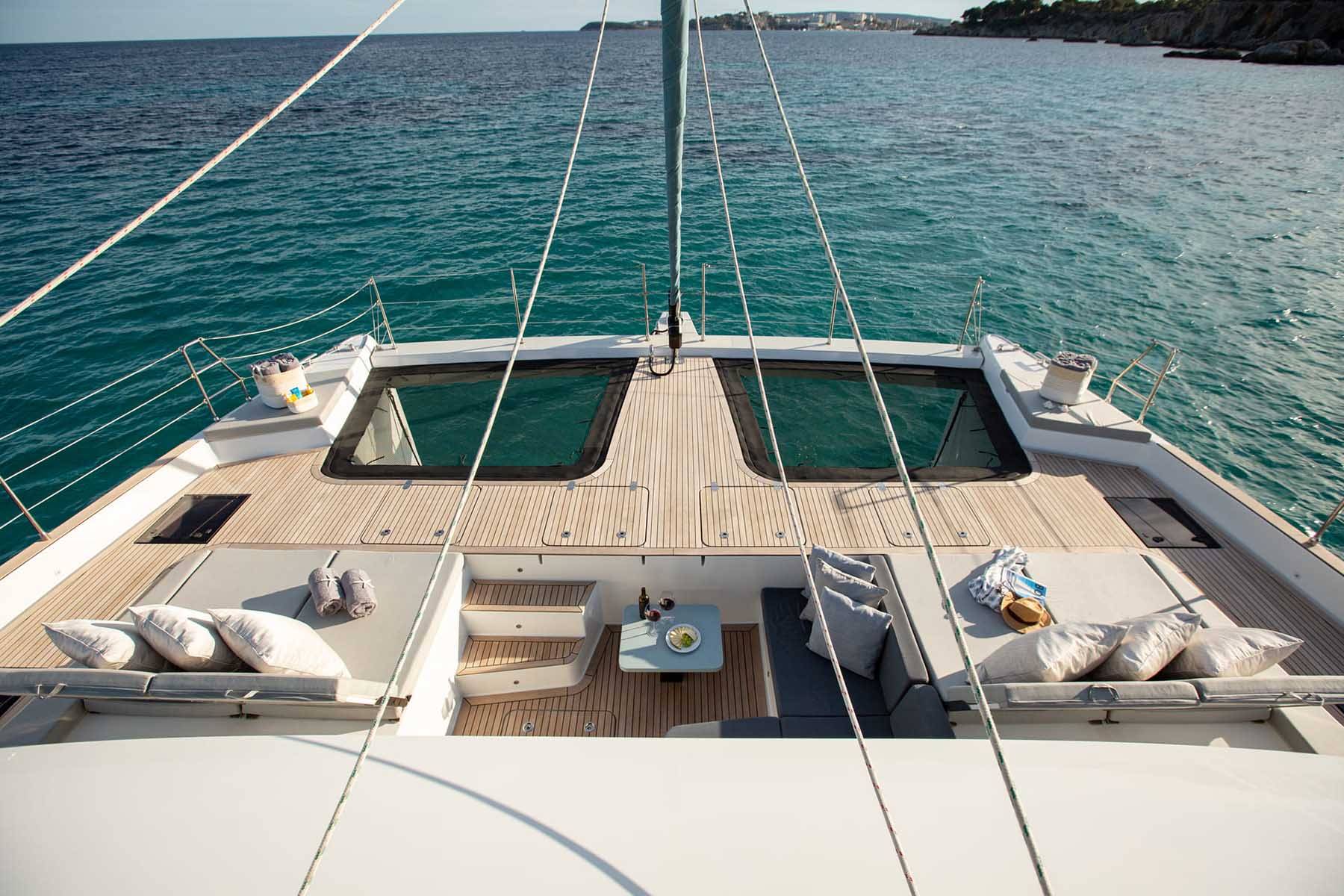 Sunreef Catamaran Sunbreeze . Sunbathing area and trampolines