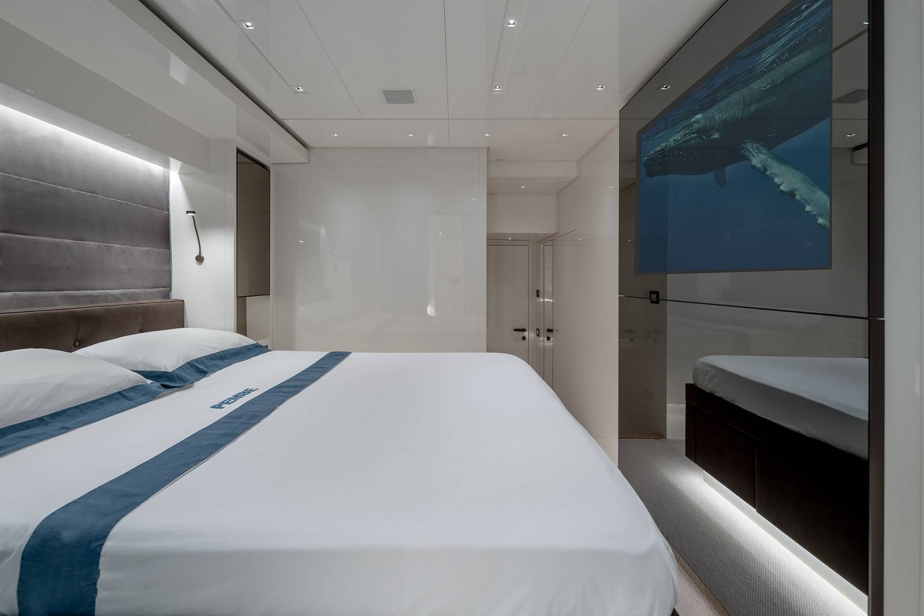 Moncada Yacht Pembe. Owner cabin