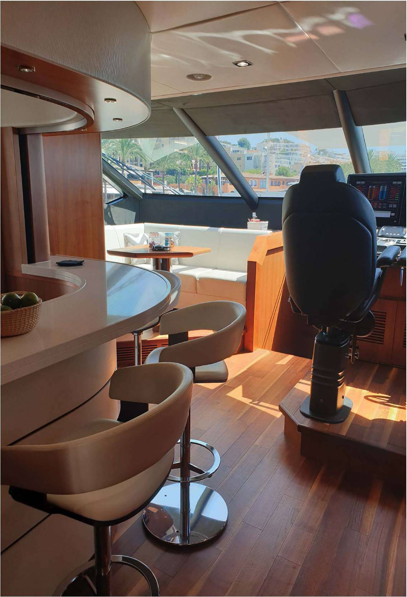 Sunseeker 86 Bar