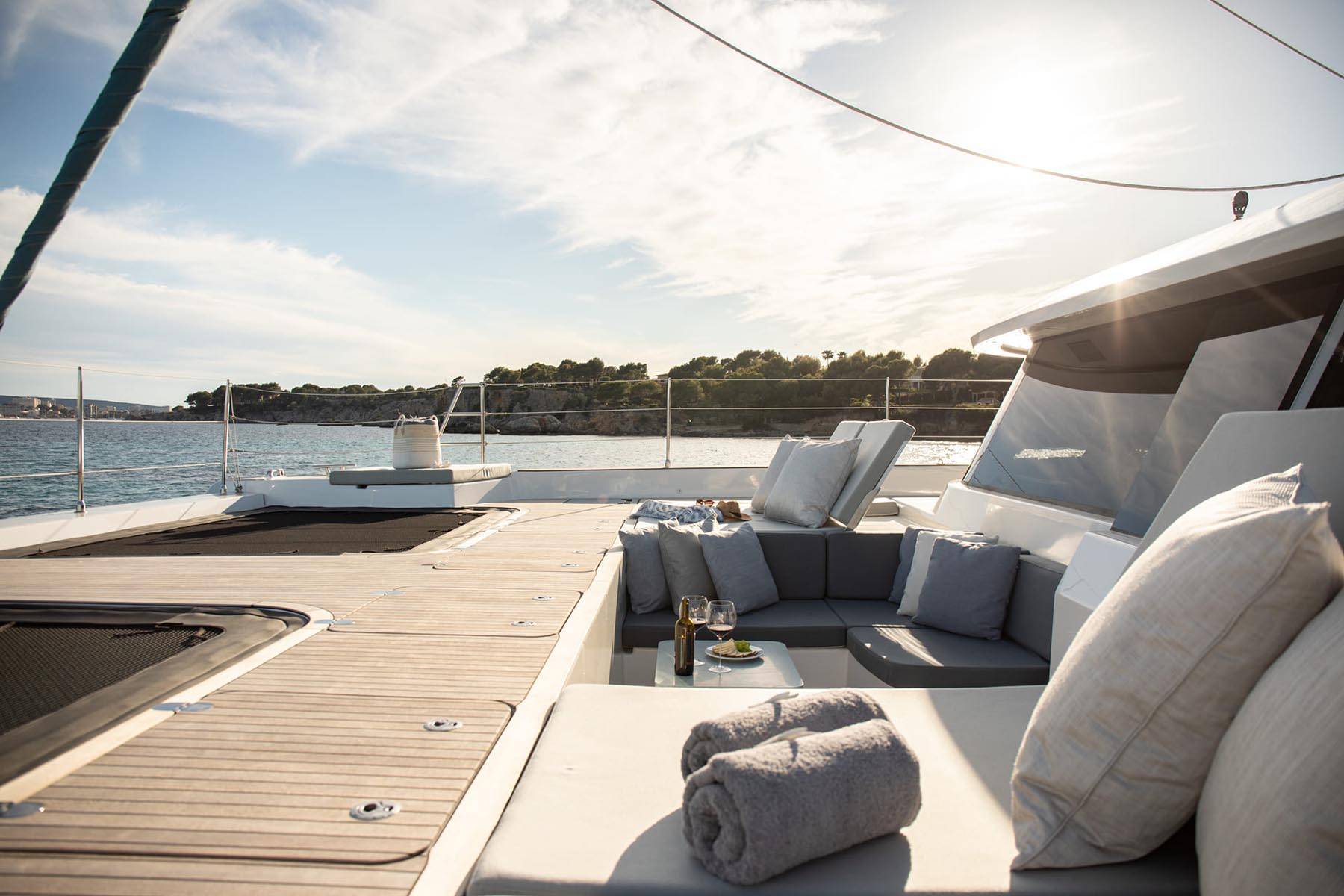 Sunreef Catamaran Sunbreeze foredeck