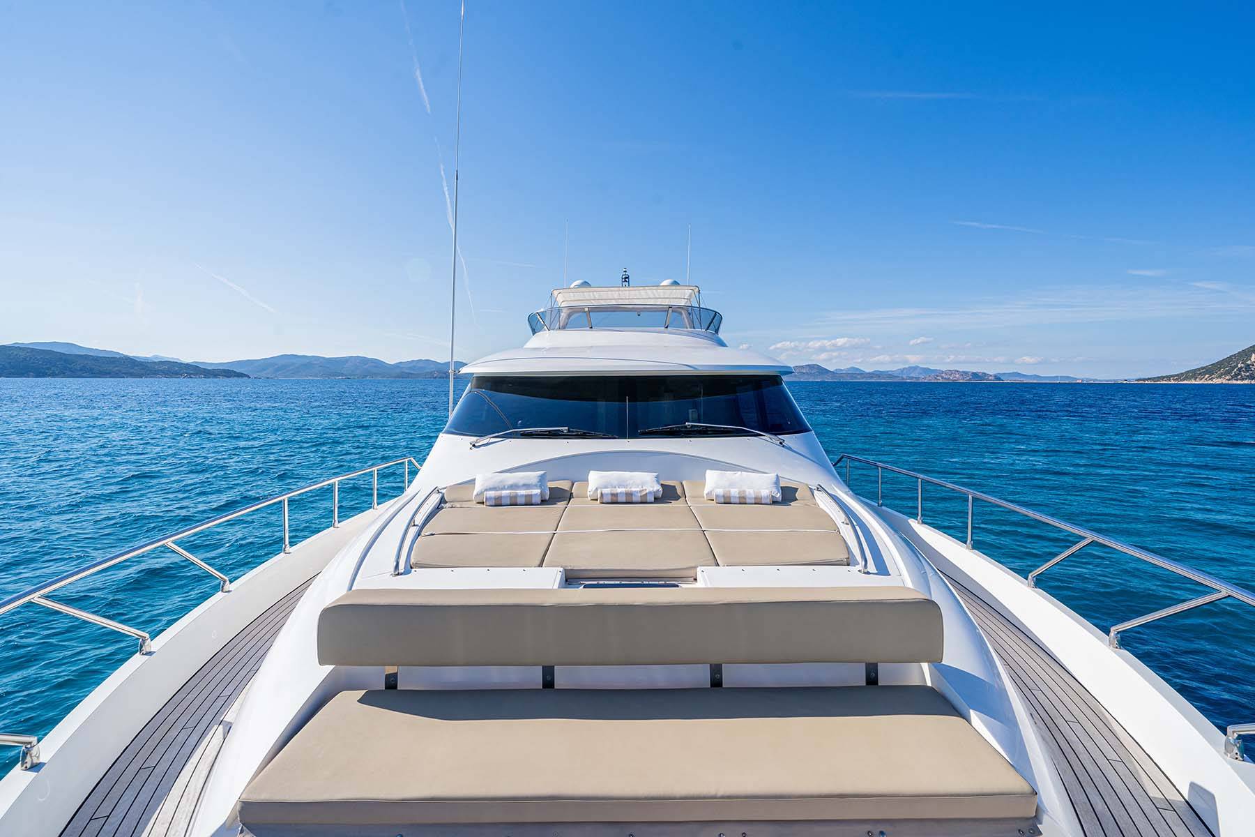 MY Enjoy.Foredeck