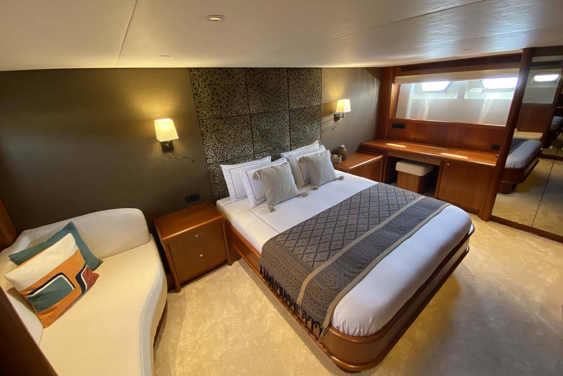 MY las Ninas for charter Mater Cabin