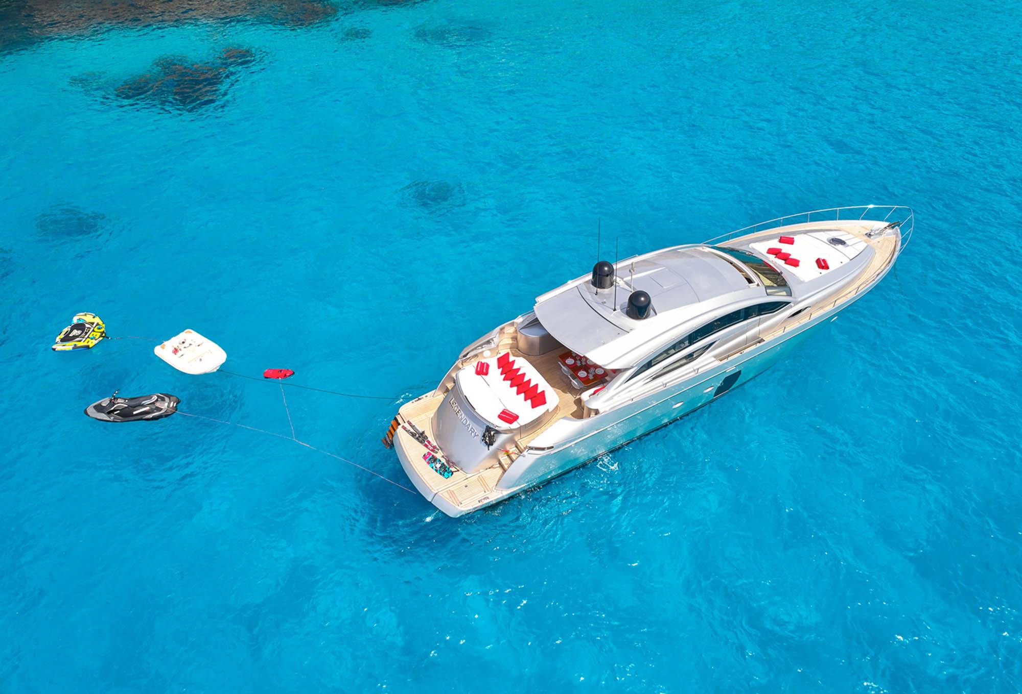 Motor yacht Legendary for charter - Moncada Yachts