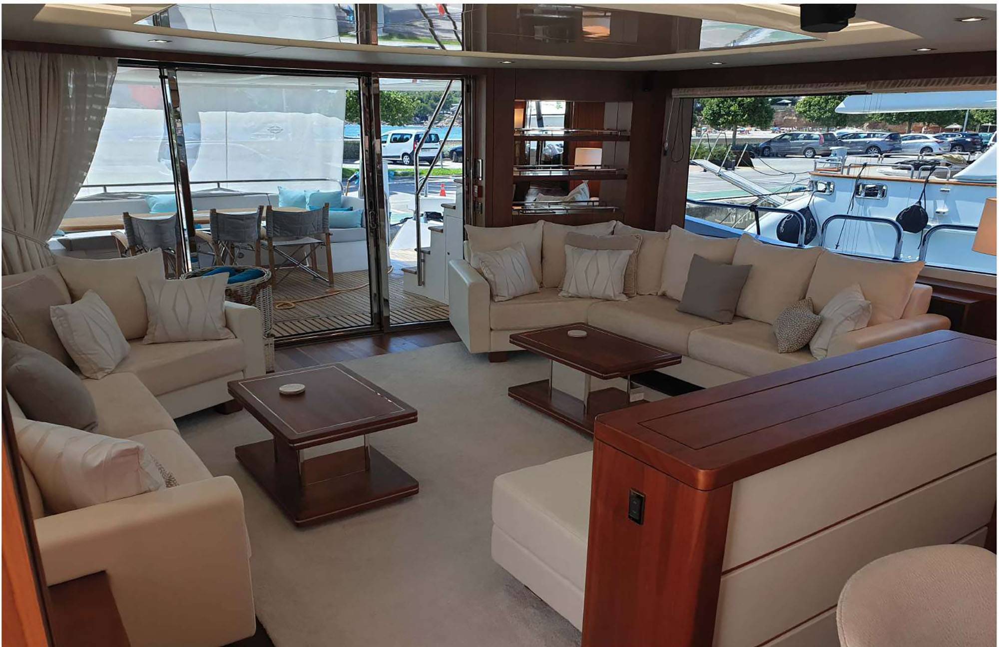 Sunseeker 86 salon