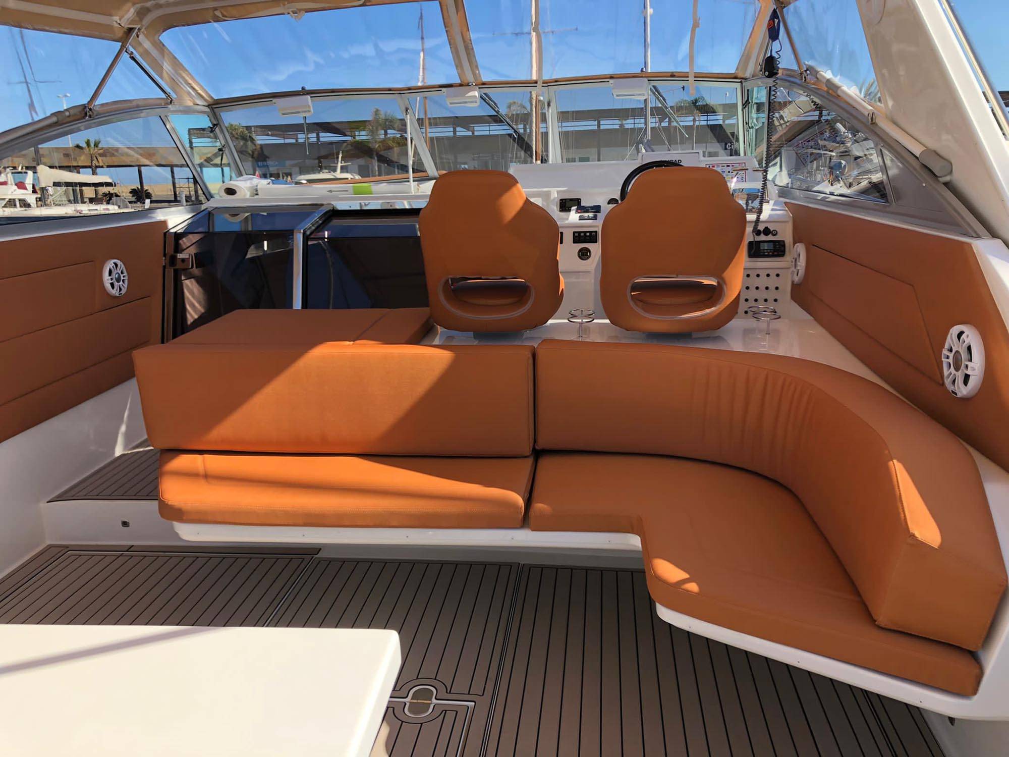 Refited Sea Ray top quality details