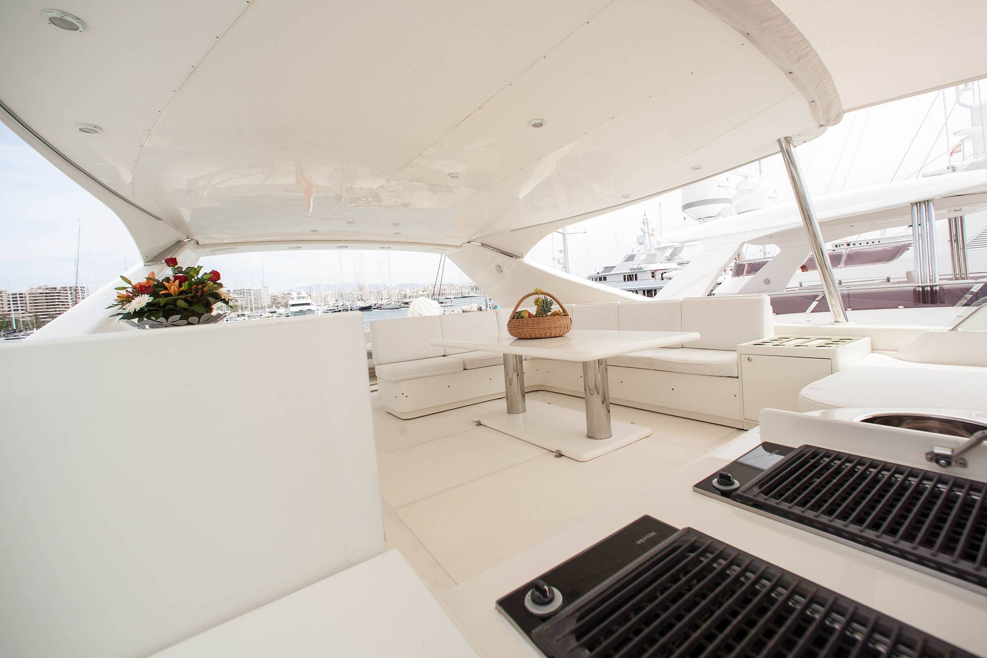MY Elecon for charter