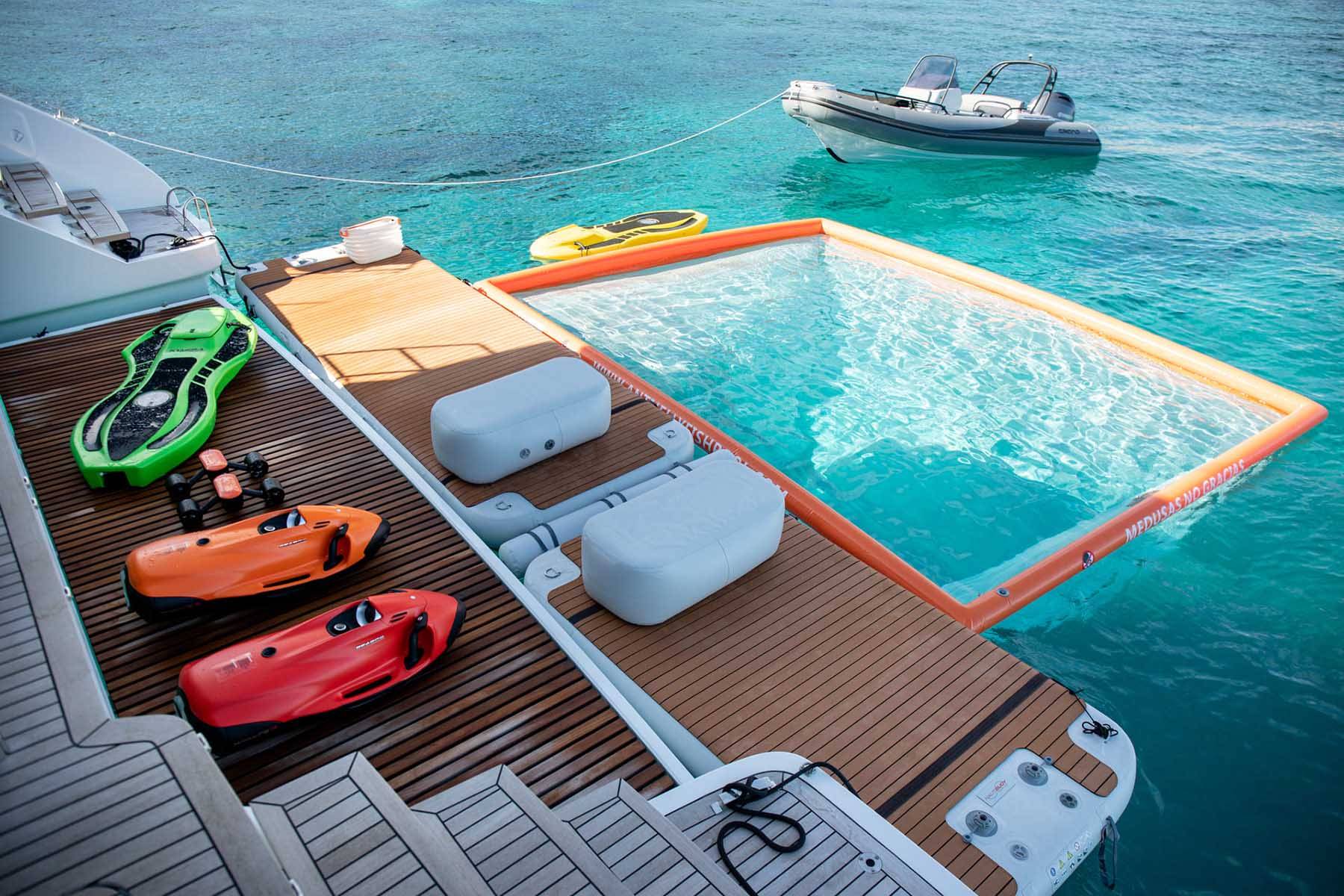 Sunreef Catamaran Sunbreeze: Plenty of toys