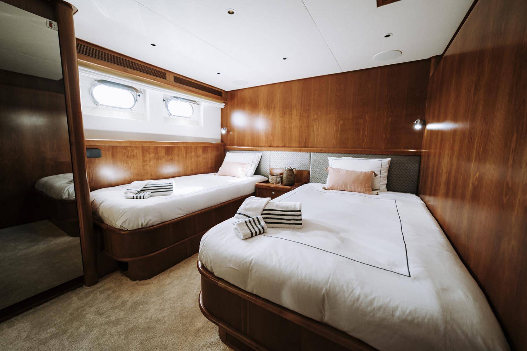 Motor Yacht Las Ninas for charter in Mallorca 