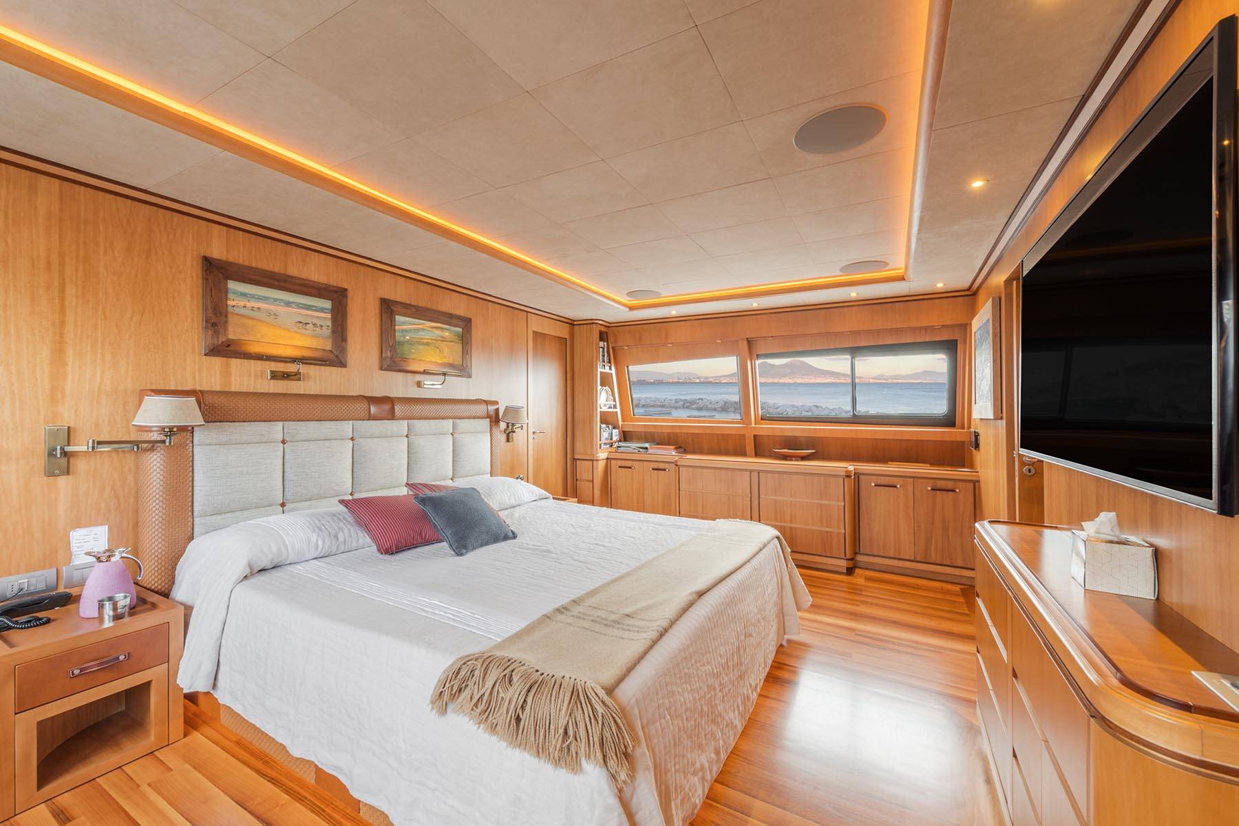 MY Angra too. Master cabin